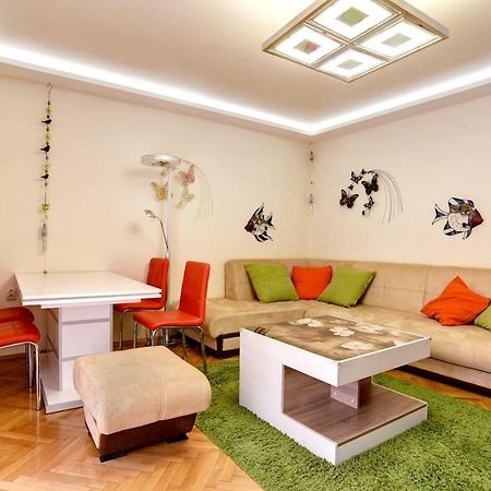 Spacious And Stylish Apartment In The Heart Of Sofia Plus Parking Εξωτερικό φωτογραφία