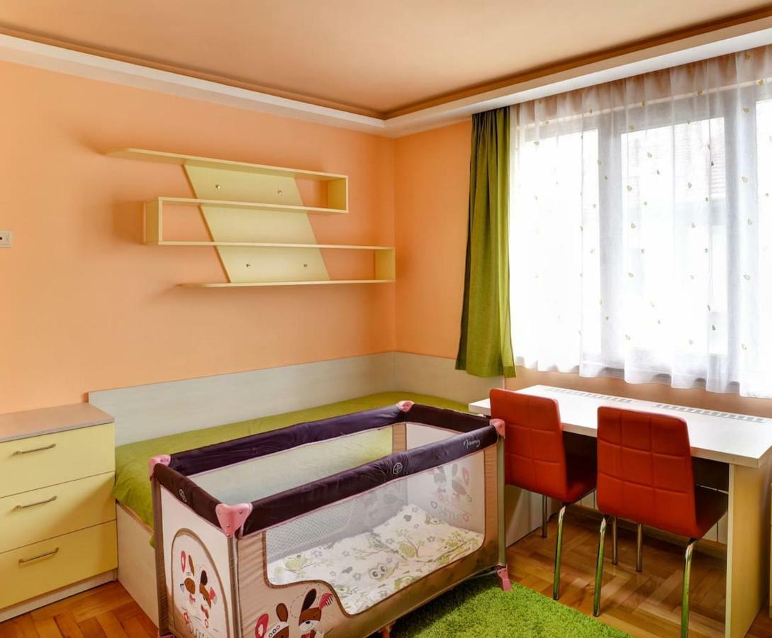Spacious And Stylish Apartment In The Heart Of Sofia Plus Parking Εξωτερικό φωτογραφία