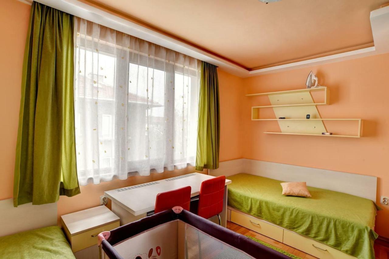 Spacious And Stylish Apartment In The Heart Of Sofia Plus Parking Εξωτερικό φωτογραφία