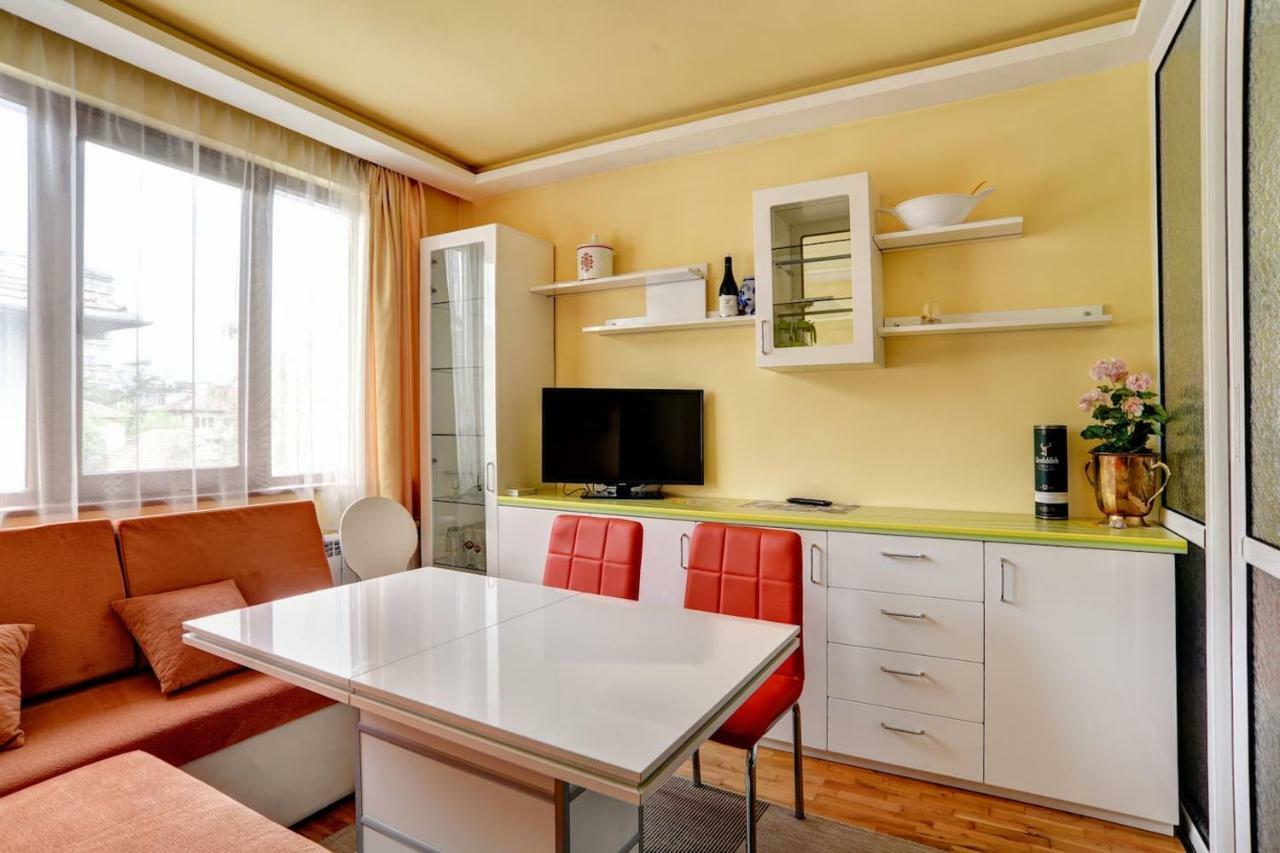 Spacious And Stylish Apartment In The Heart Of Sofia Plus Parking Εξωτερικό φωτογραφία